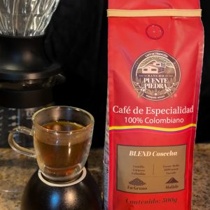 cafe de especialidad en presentacion de 500g acompa;ado de metodo de preparacion y traza de cafe